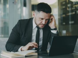 Anthropic capta US$ 65 bilhões e chega a US$ 965 bilhões de avaliação Anthropic capta US$ 65 bilhões e chega a US$ 965 bilhões de avaliação