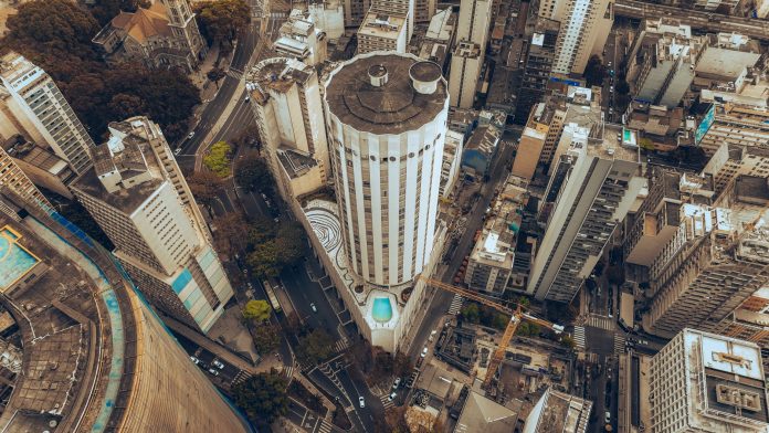 ChatGPT perde maioria global em assistentes de IA