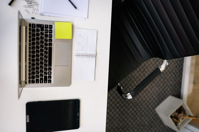 Estudo diz que IA só será colega de trabalho quando concluir tarefas inteiras