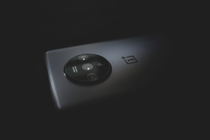 Figma apresenta recursos de IA para motion graphics e shaders Figma apresenta recursos de IA para motion graphics e shaders