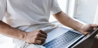 Agentes de IA exigem supervisão humana na publicidade em TV conectada Agentes de IA exigem supervisão humana na publicidade em TV conectada