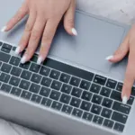Anthropic lança Claude Opus 5 com foco em código e uso de computadores