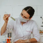 Anthropic quer levar Claude ao laboratório e desenvolver seus próprios medicamentos