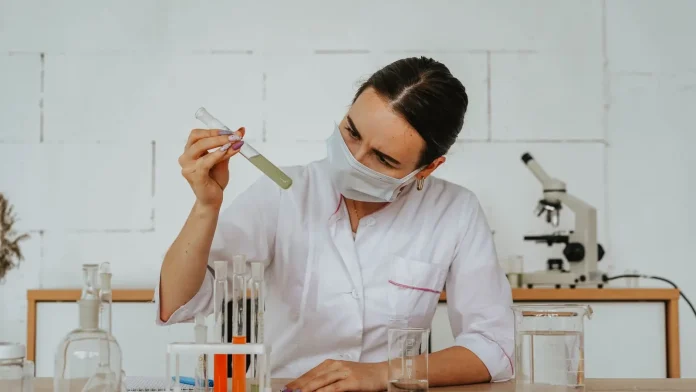 Anthropic quer levar Claude ao laboratório e desenvolver seus próprios medicamentos