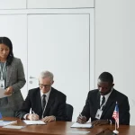 Anthropic retoma acesso global a modelos após alívio de restrições dos EUA