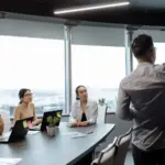 Corrida de IA entre China e EUA amplia disputa por dados e segurança