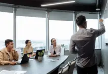Corrida de IA entre China e EUA amplia disputa por dados e segurança Corrida de IA entre China e EUA amplia disputa por dados e segurança