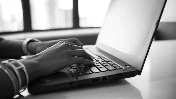 Cursor desenvolve agente Sand para e-mails e documentos, diz site Cursor desenvolve agente Sand para e-mails e documentos, diz site