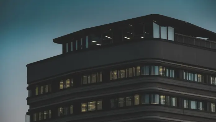 Moonshot AI apresenta modelo Kimi que busca rivalizar com OpenAI e Anthropic