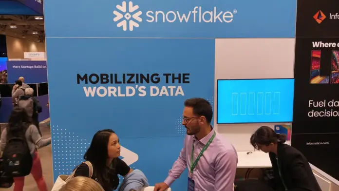 Snowflake apresenta gateway para controlar agentes de IA no Cortex