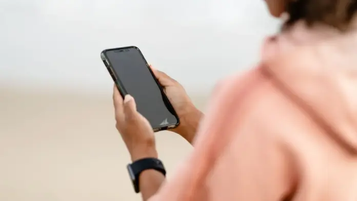 Vertu lança celular de luxo com agente de IA por US$ 6.880; veja como ele se sai no uso real