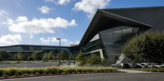 Nvidia promete garantir valor de chips em plano de US$ 500 bilhões Nvidia promete garantir valor de chips em plano de US$ 500 bilhões