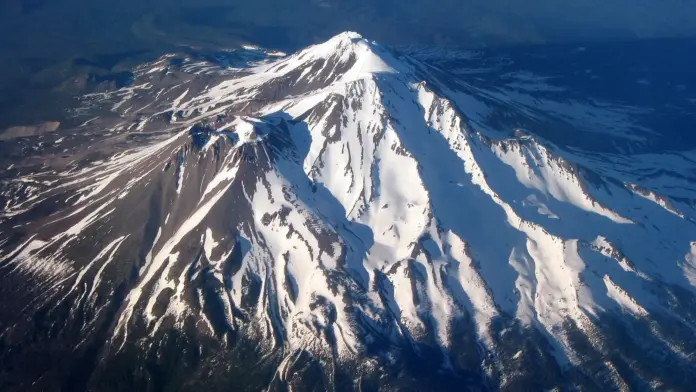 Três hikers são resgatados no Monte Shasta após planejamento com Gemini